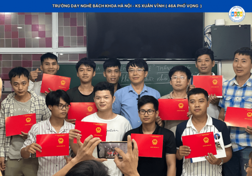 Lễ trao bằng tốt nghiệp khoá 3 năm 2023 cho hơn 130 học viên chuyên ngành sửa chữa điện tử, điện lạnh, máy tính ra trường